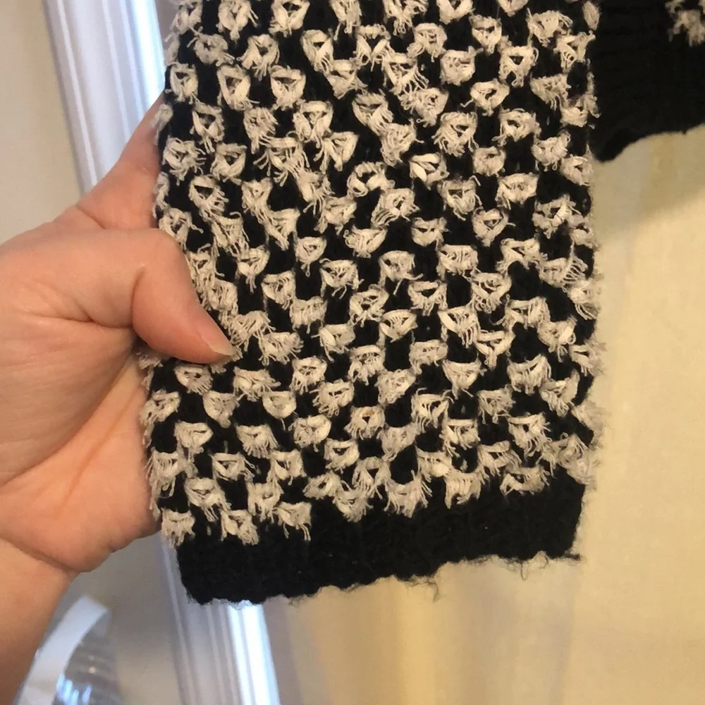 LAMade Black and White Sweater, size Large